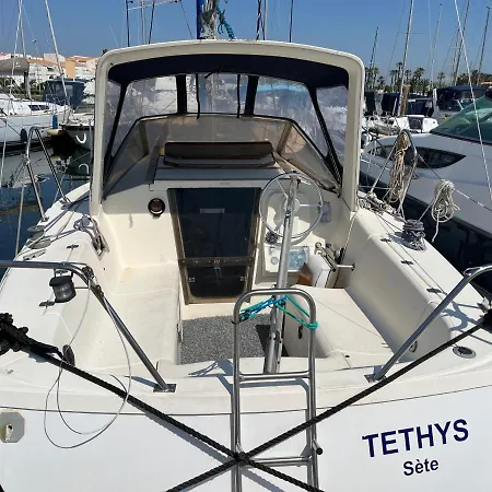 Botel Thetys Village Naturiste